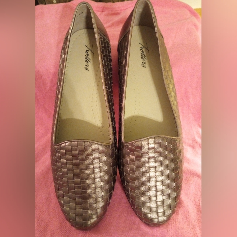 Trotter's Liz Leather Pewter Loafers - 10.5
